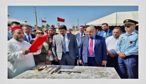 عامل إقليم الخميسات يعطي انطلاقة بناء ملعبٍ للقرب بسيدي علال البحراوي