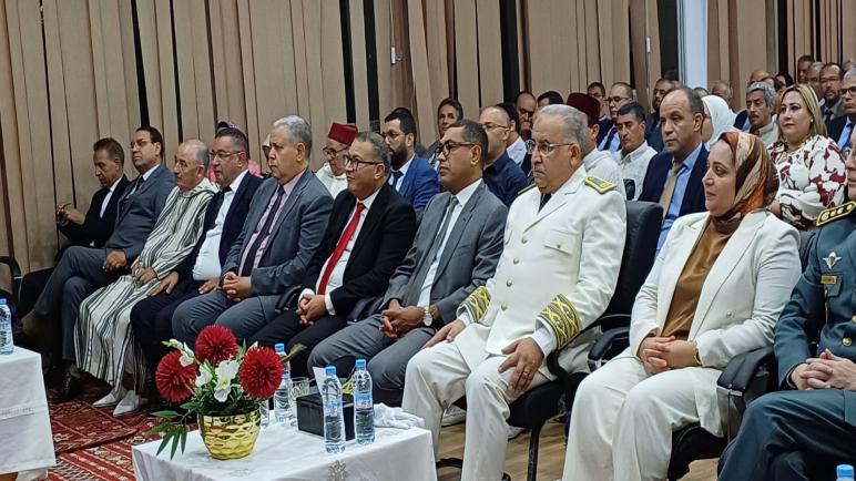 عامل إقليم الخميسات يوشّح صدور إطارين بأوسمة ملكية بمناسبة عيد العرش المجيد