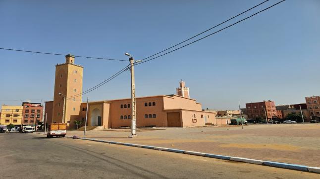 قل اعملوا”: نداء “حي الشهداء” بأيت ملول يختزل سنوات من الوعود.. المطلب الوحيد هو “تبليط الأرصفة” تقديراً للتضحيات”