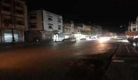 انقطاع الإنارة الجديدة بشارع عبد المالك السعدي (شارع تطفت سابقا) بالقصر الكبير، نداء للتحقق من سلامتها