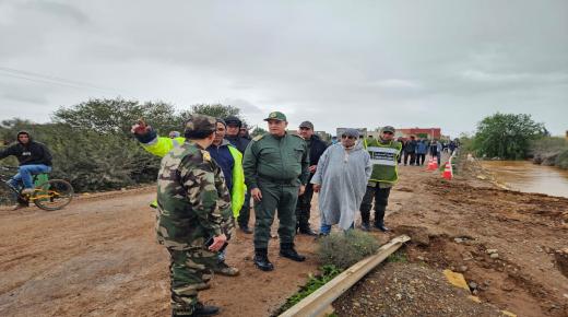 السيد محمد الزهر، عامل عمالة إنزكان أيت ملول يطلق عملية اليقظة والوقاية من الفيضانات ويشرف على تدخلات ميدانية استباقية لحماية الساكنة