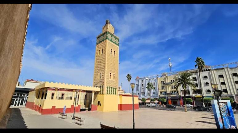 سطات.. اعتداء مفاجئ داخل مسجد سيدي الغنيمي يُسفر عن إصابة خفيفة لمصلٍّ والمعتدي يلوذ بالفرار