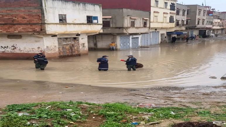 امطار الخير بالقصر الكبير تغرق حي الشرفاء وتكشف ضعف البنية التحتية