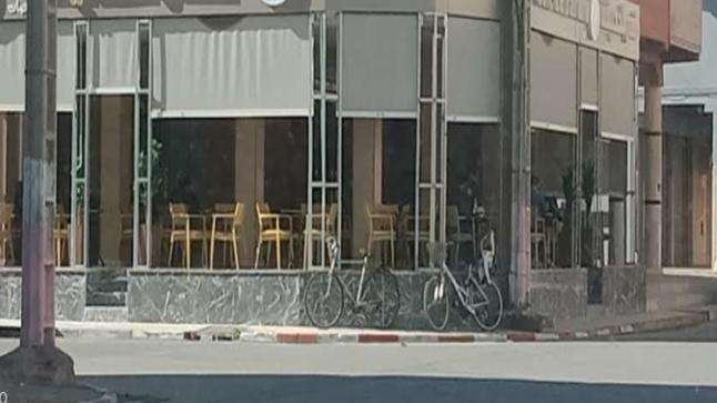 ملف مقهى “الحديقة” يعود من جديد… ومطالب بفتح تحقيق إداري عاجل في ملابسات رخصة استغلال الرصيف