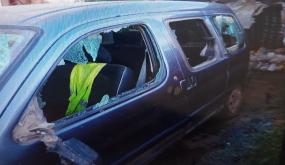 مختل عقلياً يُخرب سيارة بدوار إفاسين نواحي الحسيمة ويقود إلى توقيفه