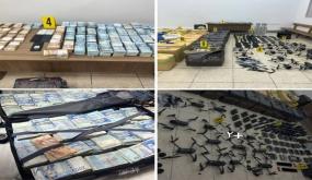 وجدة: إيقاف ثمانية أشخاص بينهم مواطن جزائري وبحوزتهم 700 كيلوغراما من مخدر الشيرا ومجوهرات و 25 درون