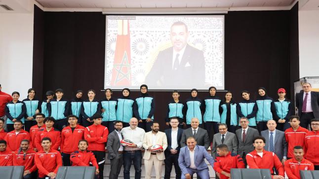 عامل عمالة إنزكان أيت ملول يستقبل فريق الصفوة للركبي – أيت ملول ويشيد بإنجازاته الوطنية