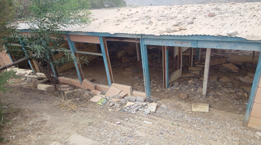 مركز صحي قديم أيل للسقوط بتنالت يهدد سلامة وصحة الأطفال والمواطنين