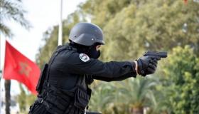 مفتش شرطة ممتاز بمكناس يضطر لإستعمال سلاحه الوظيفي لتوقيف شقيقين عرضا المواطنين لإعتداء خطير