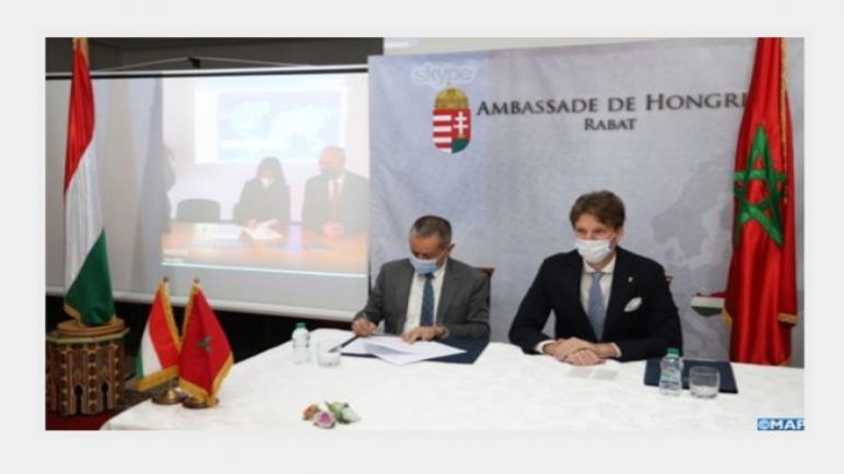 المغرب وهنغاريا يبرمان اتفاقية في مجال الصناعة الطبية