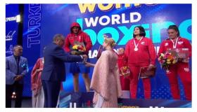 إسطنبول .. البطلة المغربية خديجة المرضي تفوز بفضية بطولة العالم للملاكمة