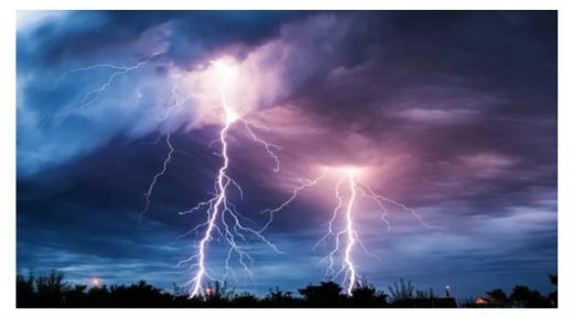 طقس الخميس .. زخات رعدية مع أجواء حارة في مناطق من المملكة