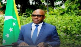 رئيس جزر القمر يؤيد الحوار حول مخطط فرنسي لطرد مهاجرين من جزيرة مايوت