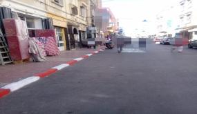 تجار بشوارع مدينة انزكان يركنون سياراتهم أمام محلاتهم مما يؤدي الى ارباك الجولان .