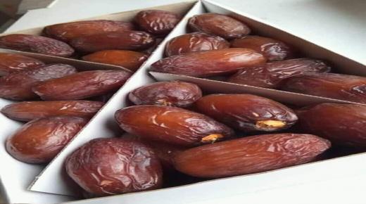 تمر المجهول يجذب اهتمام الزوار بالملتقى الدولي للتمور بأرفود