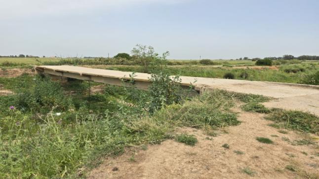 قنطرة مهترئة تهدد سلامة ساكنة دواري الظهرة والبكاكرة… ومطالب بتدخل عاجل