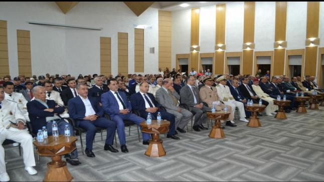 عامل إقليم تازة، يترأس مراسيم الإنصات للخطاب الملكي السامي بمناسبة عيد العرش المجيد ويشرف على توشيح عدد من الموظفين بأوسمة ملكية شريفة