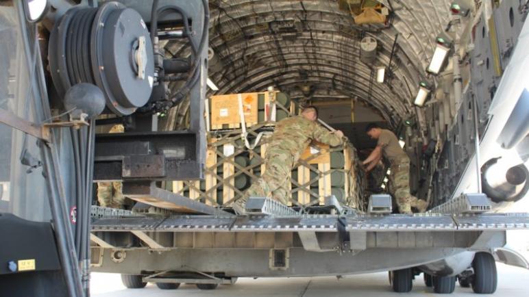 الجيش الأمريكي يعلن إرسال مساعدات إلى لبنان