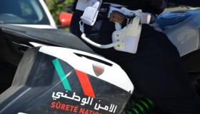 شرطي يشهر سلاحه الناري لإنهاء فوضى في فاس