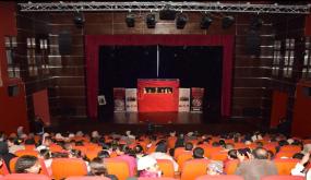 مسرح العرائس بين التكوين والاعتراف الثقافي: تجربة الكراكيز القفازية بأيت ملول نموذجًا