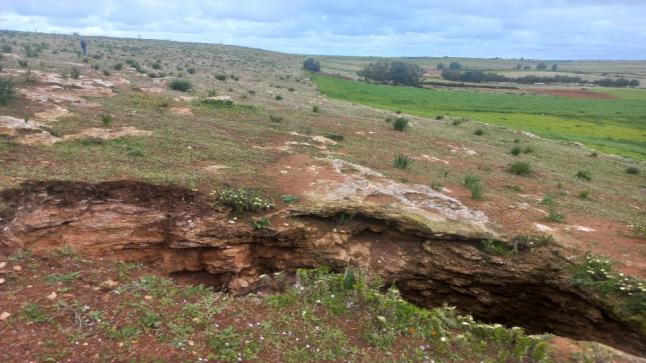 خطر حفرة عميقة بدوار سيدي امحمد ابراهيم ينجو منها أحد السكان بأعجوبة