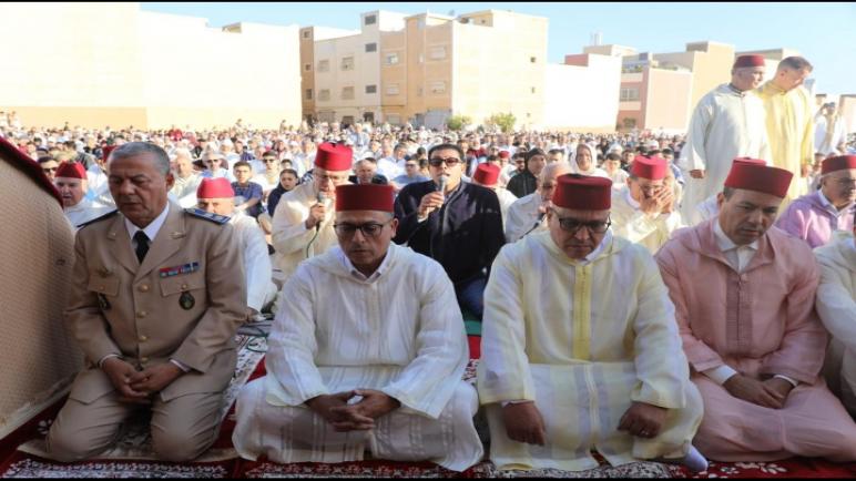 عامل إقليم تازة يؤدي صلاة عيد الأضحى بمصلى العيدين بتازة العليا