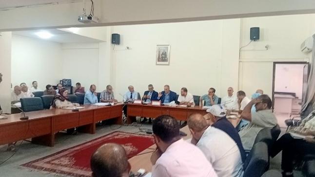 الدشيرة الجهادية.. عودة المقاطعين إلى الدورة الاستثنائية تُسقط اختيارات الرئيس وتكشف عمق الأزمة داخل المجلس