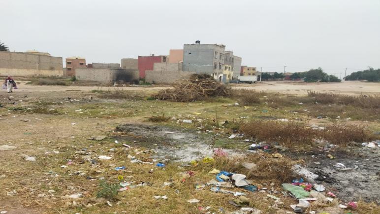 أيت ملول :حي أيت أجرار… بين أكوام النفايات ومحاولات فرض النفوذ