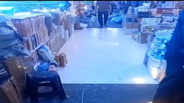 سوق الثلاثاء بإنزكان.. حملة «القط والفأر» مستمرة والممرات تعود إلى الفوضى!