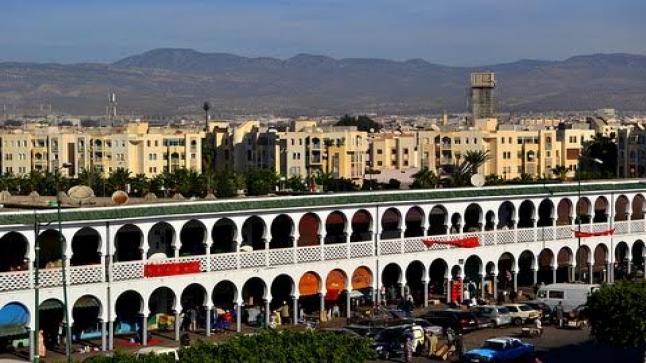 سوق الثلاثاء بالطابق الأول.. ممرات تحت الاحتلال وفوضى في وجه الزبائن ومسؤولية مشتركة للسلطة المحلية والمجلس الجماعي لإنزكان
