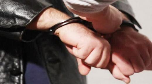 هذه تفاصل توقف صاحب الفيديو لتعذيب سيدة عارية