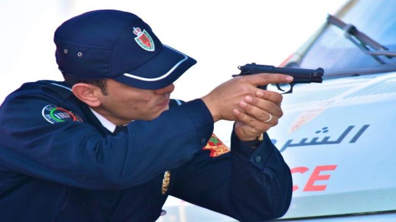 مقدم شرطة بالمحمدية يضطر لاستخدام سلاحه الوظيفي لتوقيف شخص عرض سلامة عناصر الشرطة للخطر