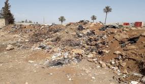 الازبال تغزو أحياء المزار والسلطات تقف كالمتفرج.