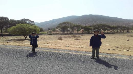 تلاميذ الجماعة الترابية تيوغزة يعانون بسبب غياب النقل المدرسي