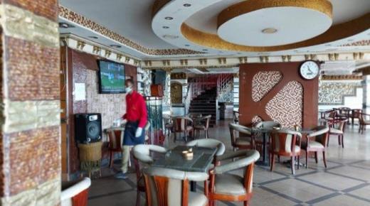 خروقات كورونا تدفع السلطة الإدارية إلى إغلاق مجموعة من المطاعم