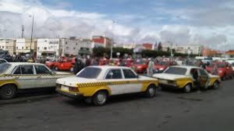 عمليات تنقيط سيارات الأجرة بأكادير تثير غضب المهنيين.